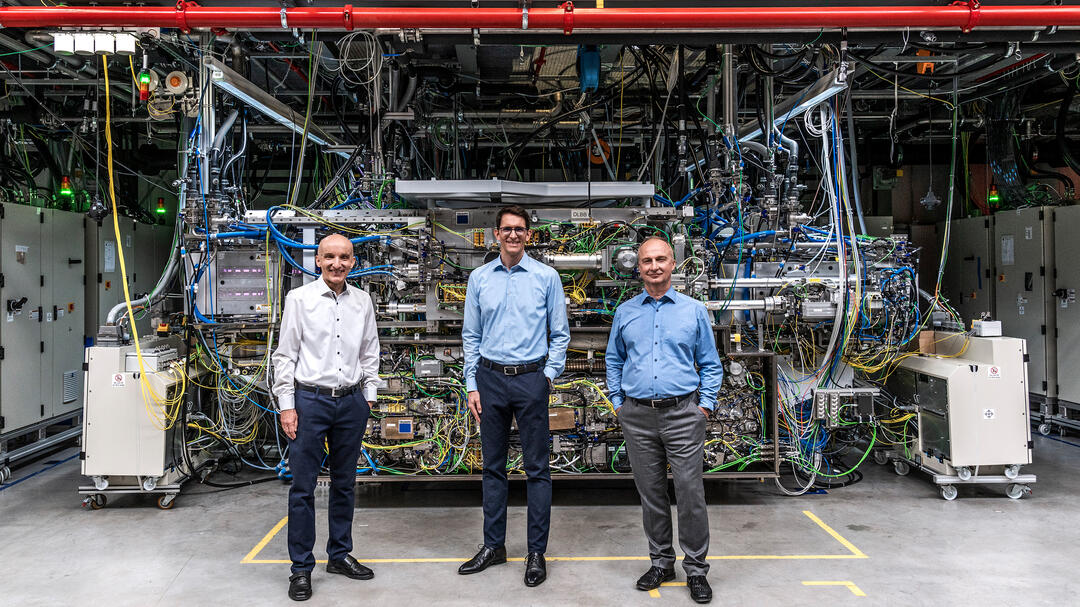 Teambild mit Peter Kürz, Michael Kösters, Sergiy Yulin (Foto: Deutscher Zukunftspreis/Ansgar Pudenz)
