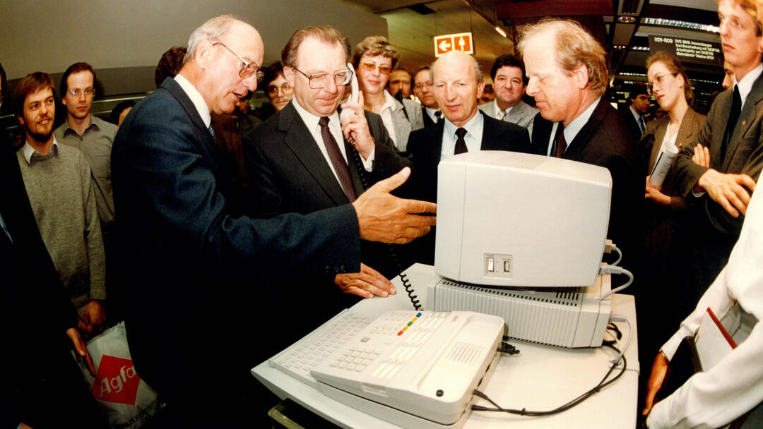 Heinz Nixdorf und Horst Nasko auf der Cebit 1985 (Foto: Heinz Nixdorf MuseumsForum)