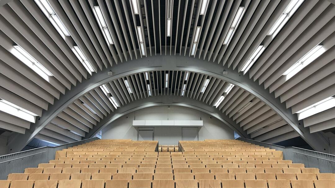 Leerer Hörsaal an der TU Darmstadt