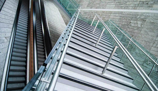 Treppen (Foto: iStock_ilbusca)