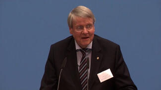 Jörg Hacker